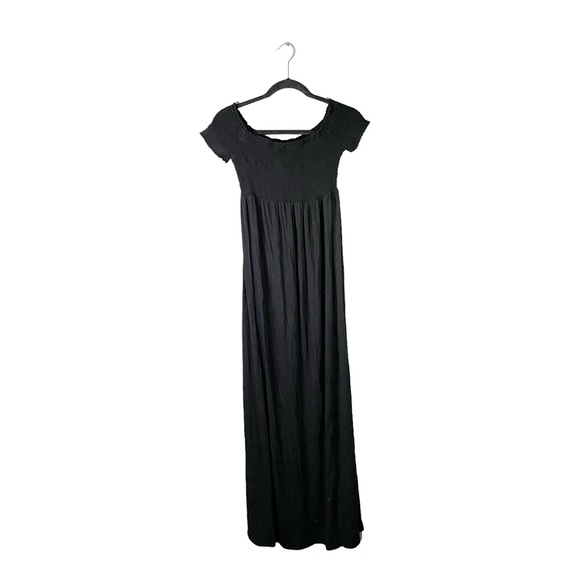 Isabel Maternity by Ingrid & Isabel Dresses & Skirts - Isabel Maternity by Ingrid & Isabel Black Stretchy Smocked Maxi Dress Size XS